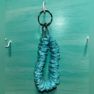 1” scrunchy keychain with stretch band.